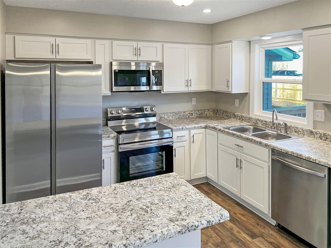 1248 Derek Drive – photo 3