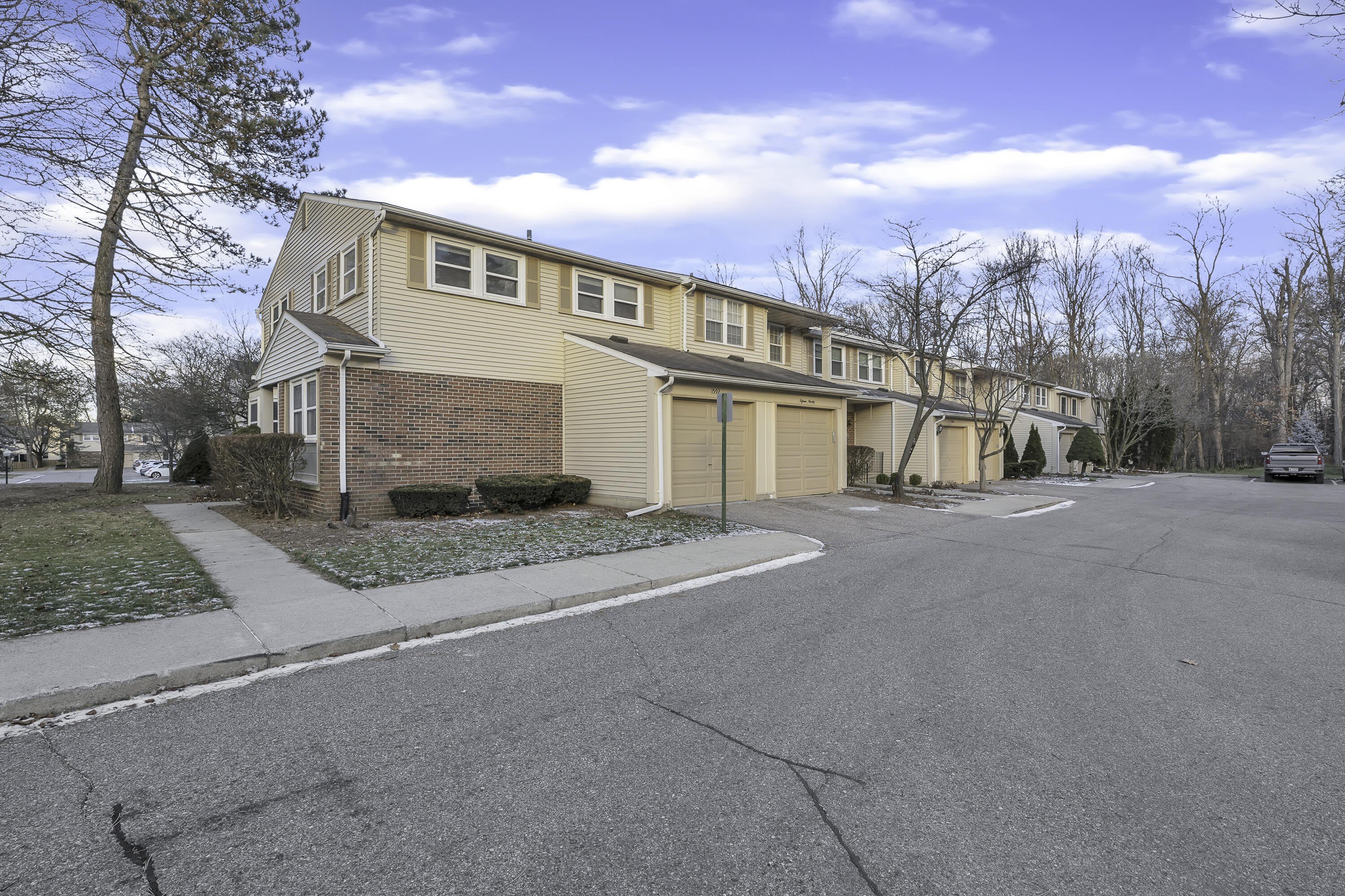 1592 Brentwood Drive – photo 3