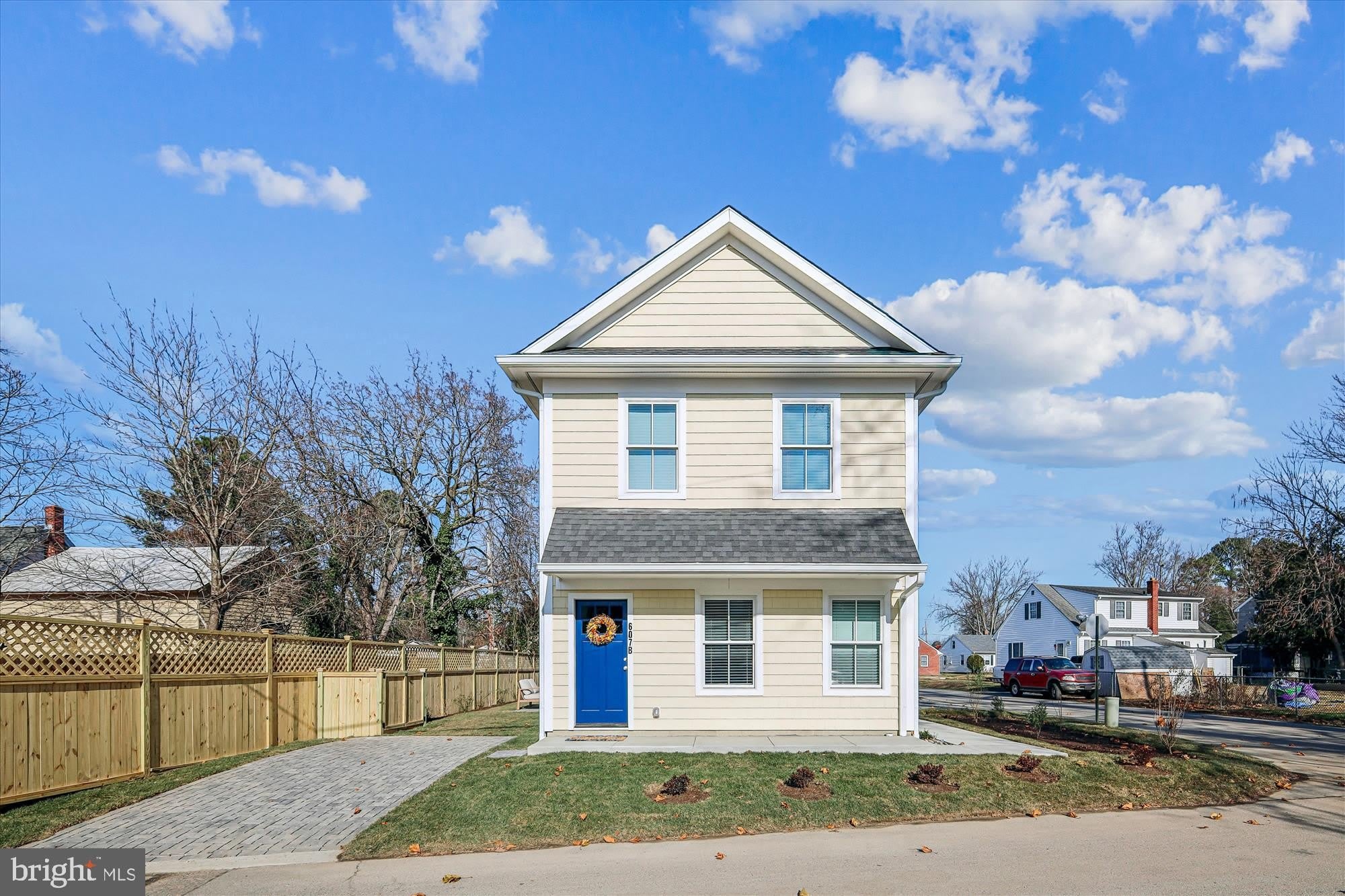 607-B NORTH Street – photo 2