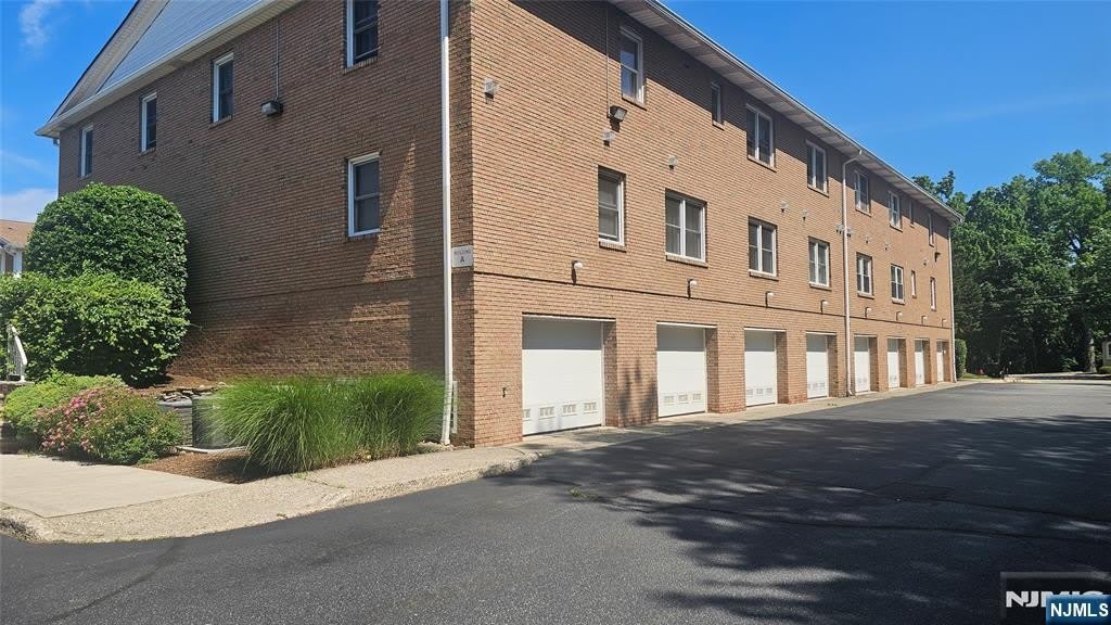 105 Newark Pompton – photo 3