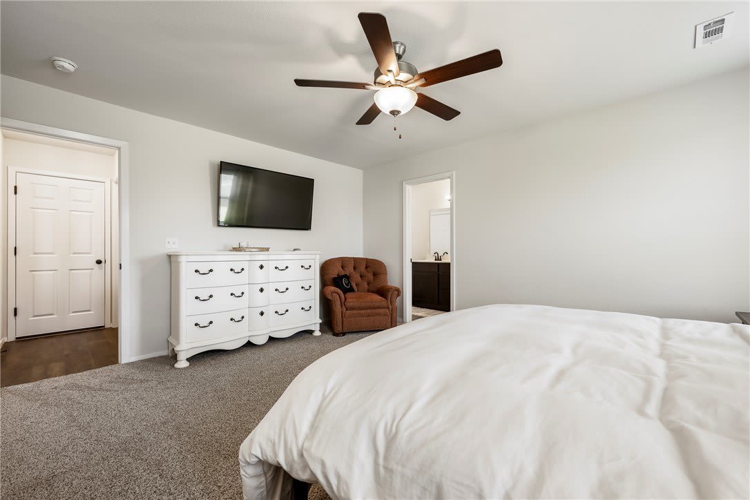 2313 Pinewood Avenue – photo 5
