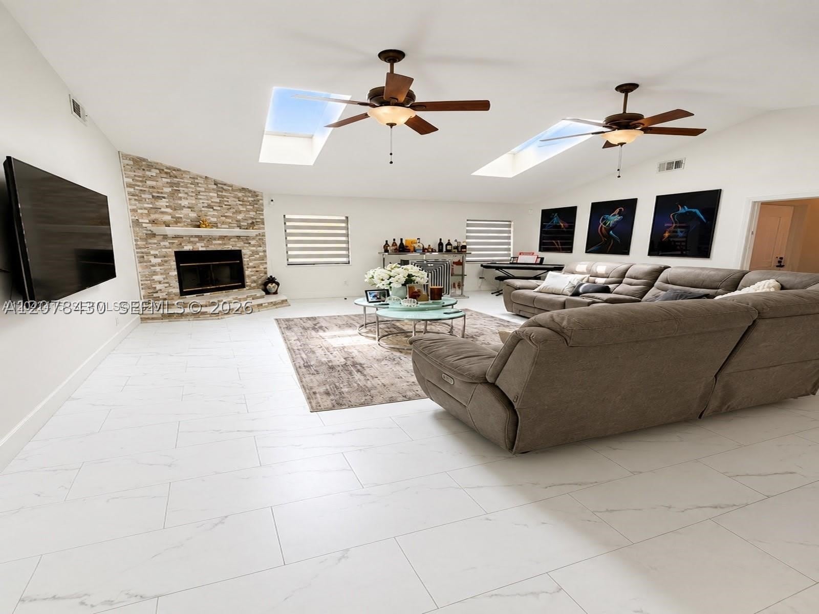 209 SW 42ND ST – photo 4