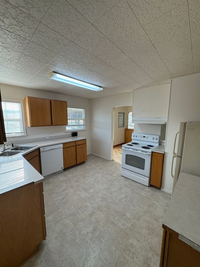 Non-Refundable & Security Deposit Total: $1650.00 – photo 5