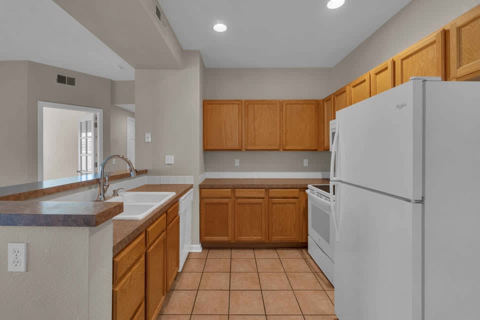5225 White Willow Dr – photo 3