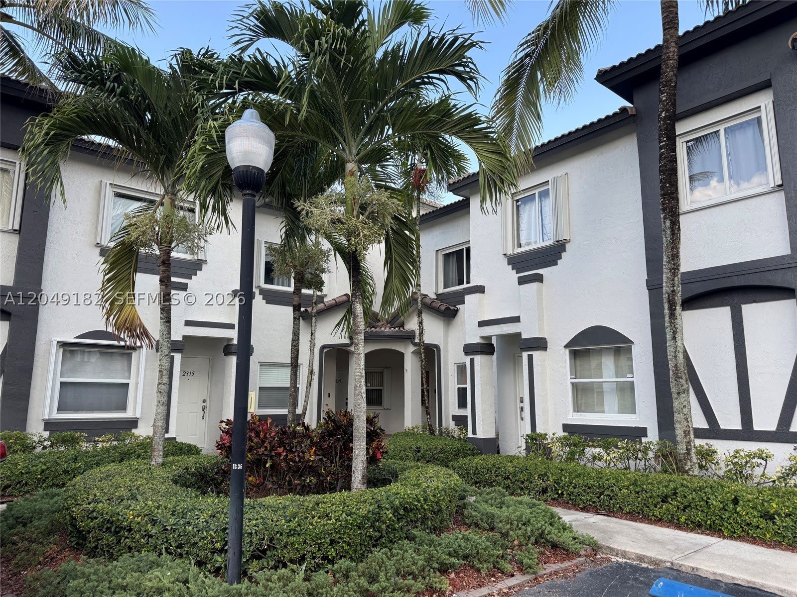 2304 SE 24 Ave – photo 1