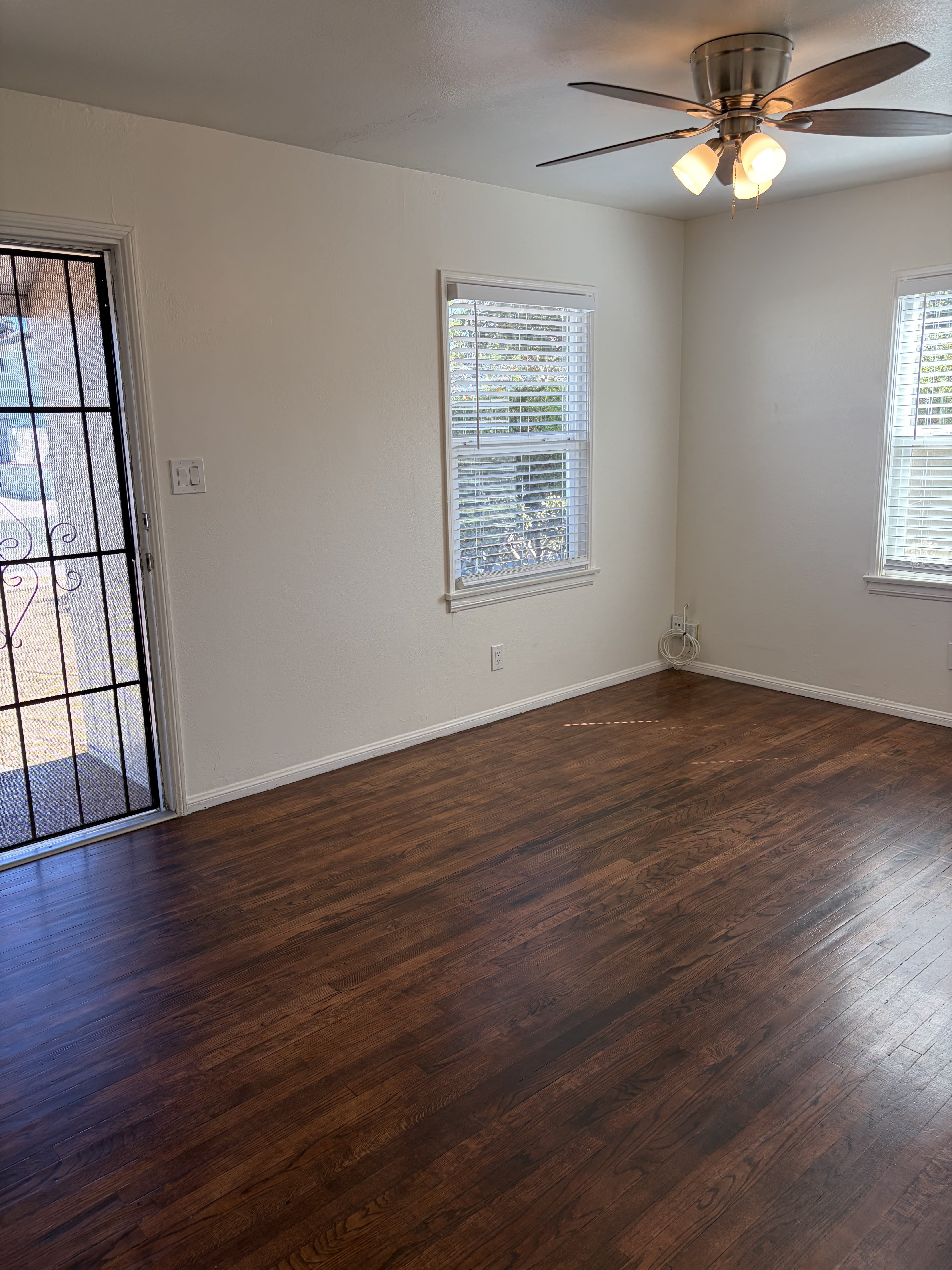 582 Mc Intosh Street – photo 4