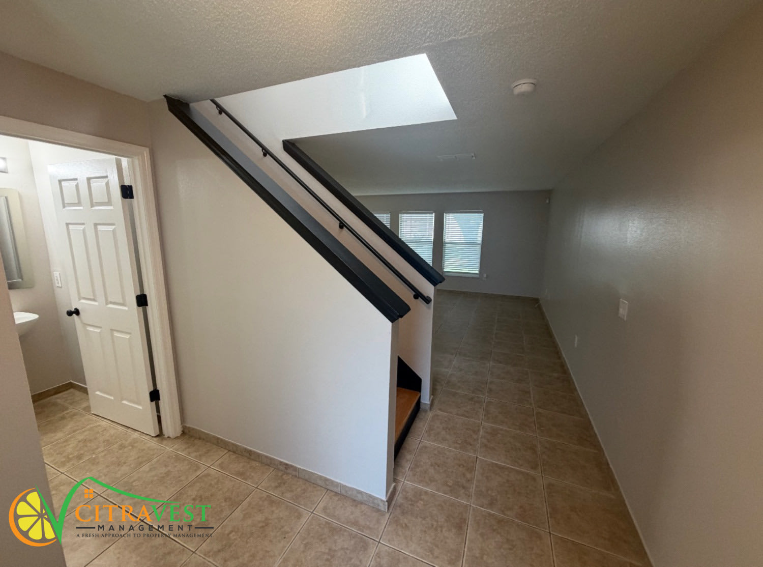 642 Rena Dr – photo 2