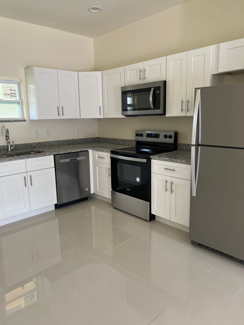 2/2 Single Family Home Available – Cozy, Peaceful Living in Lake Placid – photo 4