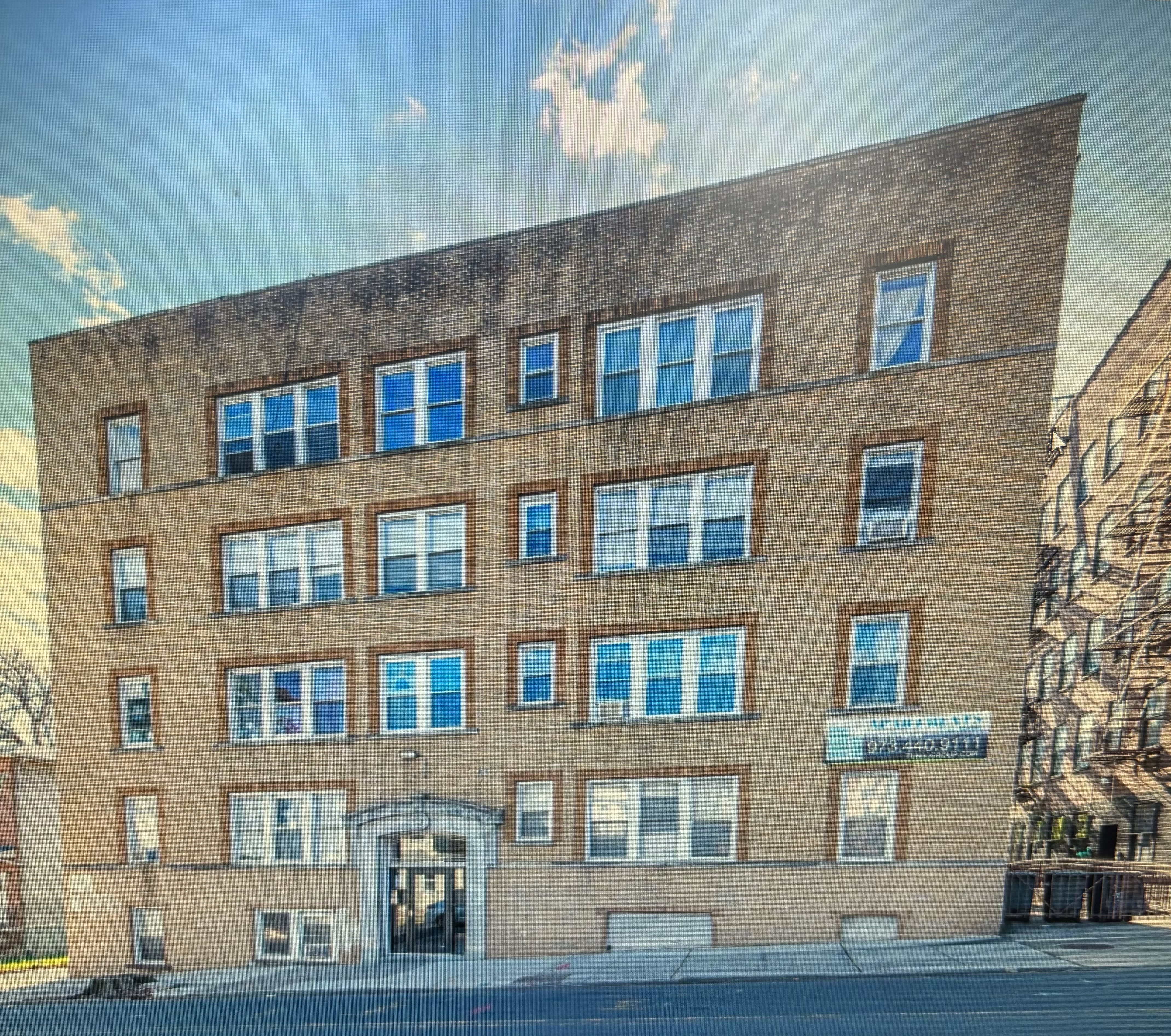 317 William St – photo 1