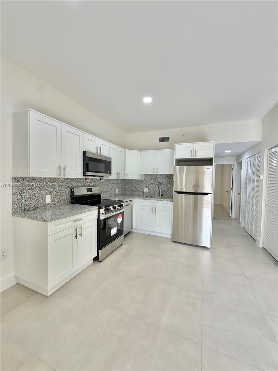 310 East 7th Street – photo 1