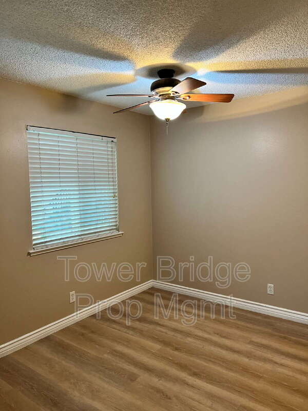 5146 Rhode Island Dr – photo 4