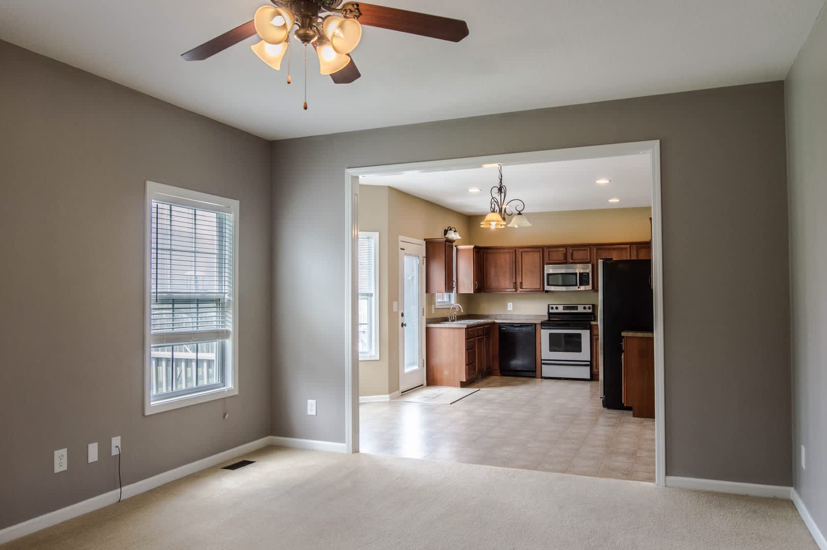 Four Bedroom in Timber Springs! – photo 4