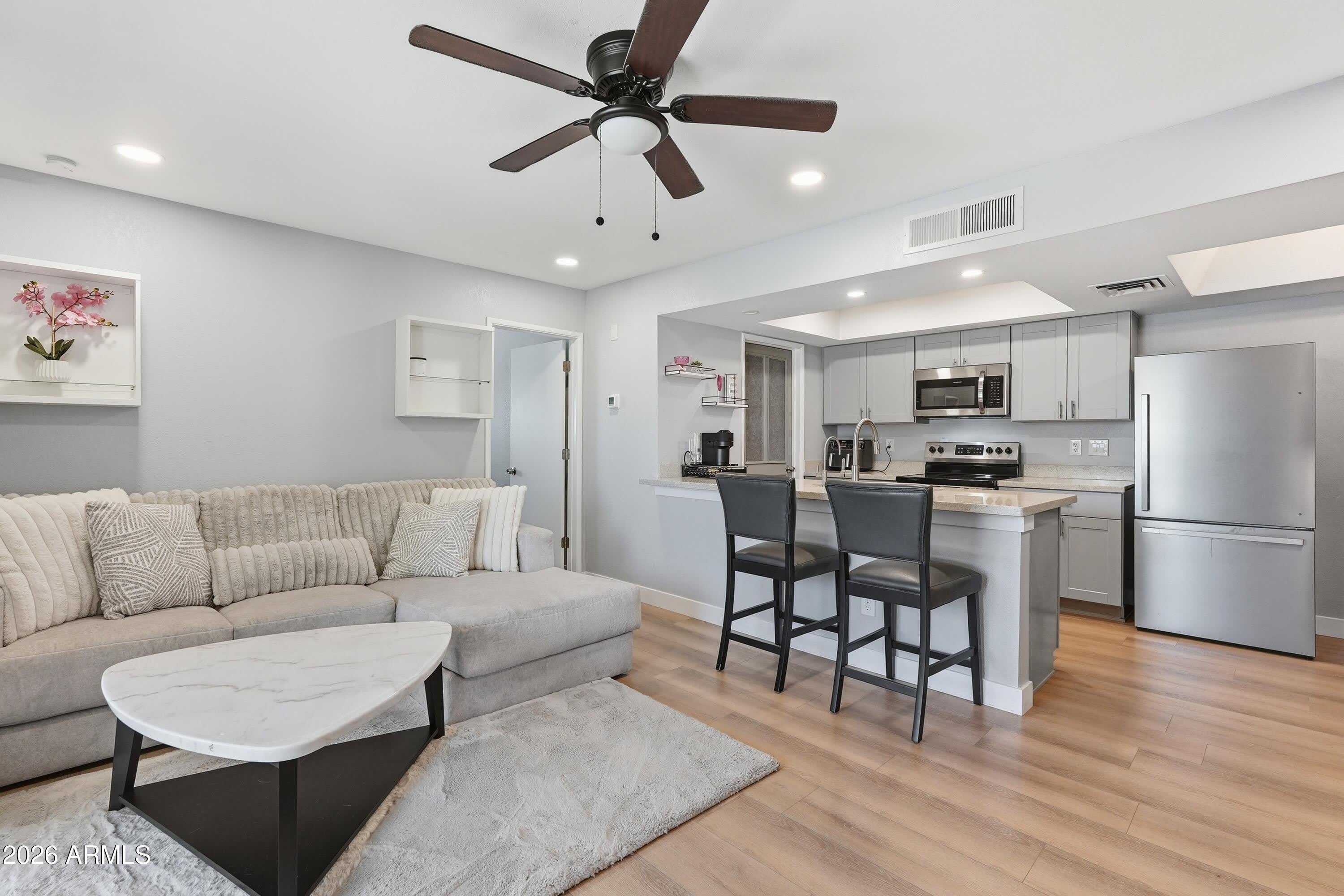 520 N Stapley Drive – photo 1