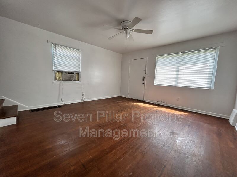 339 S Napoleon Ave – photo 3