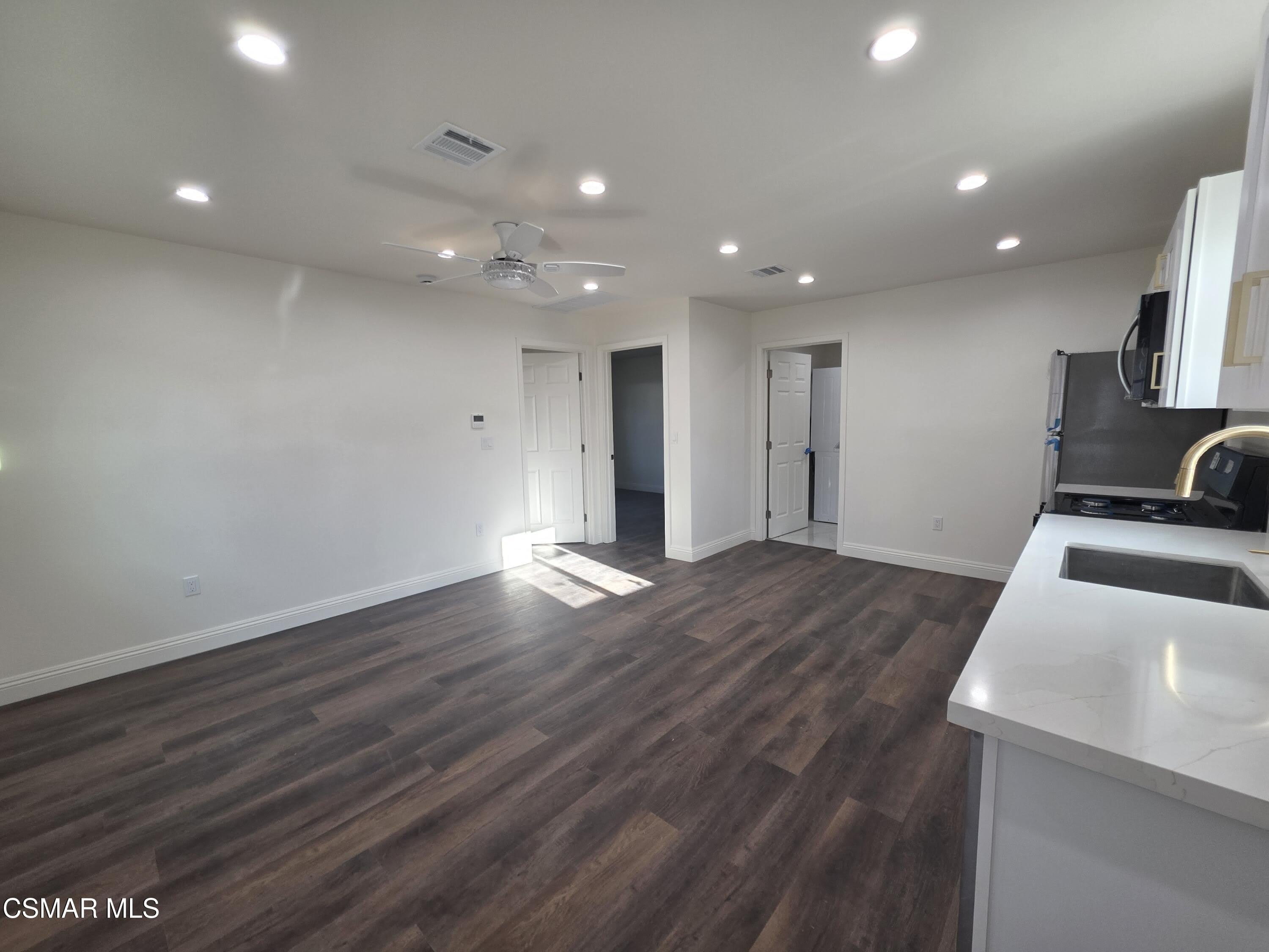 22158 Eccles Street – photo 2