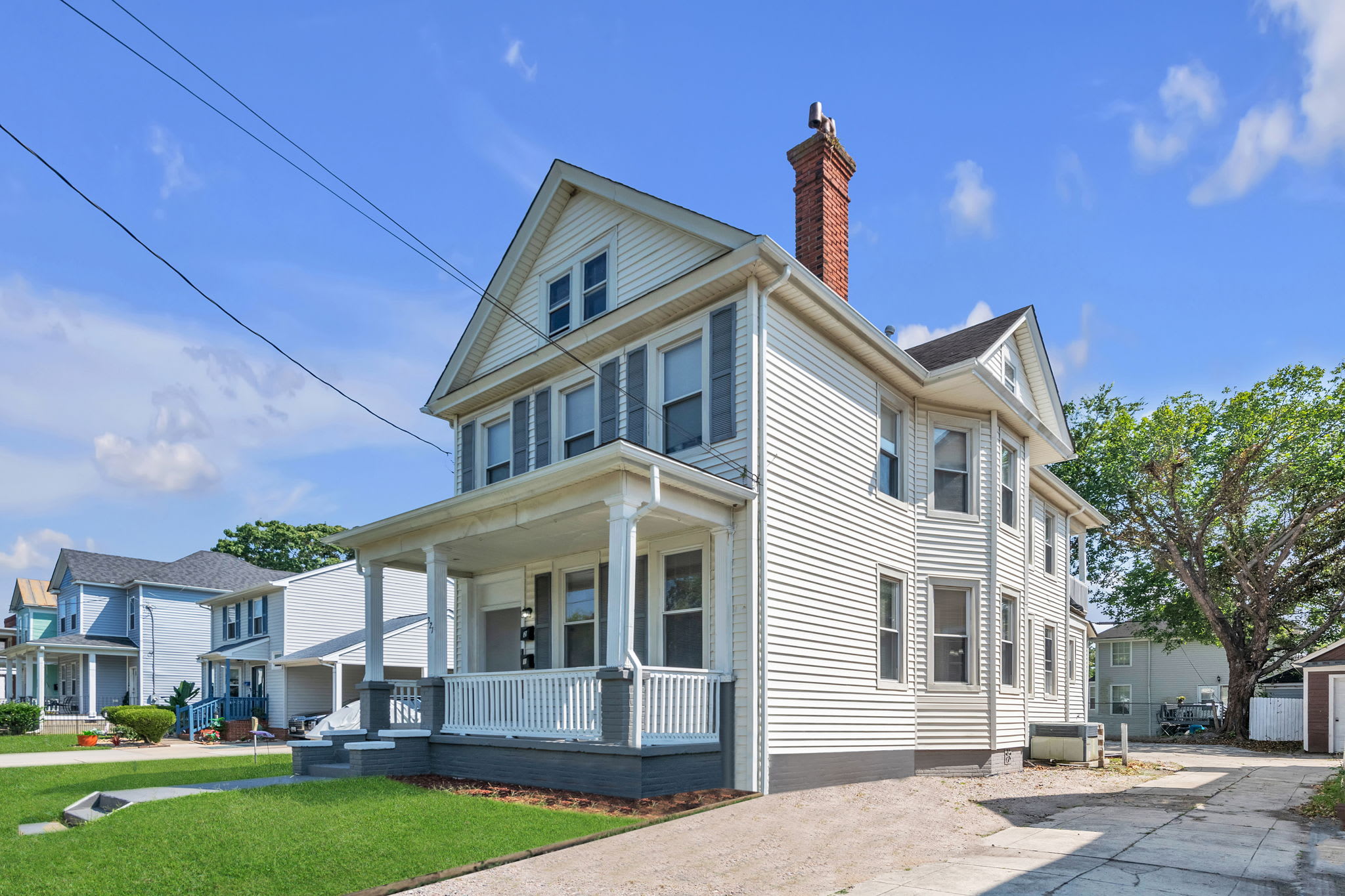 321 W 36th St – photo 2