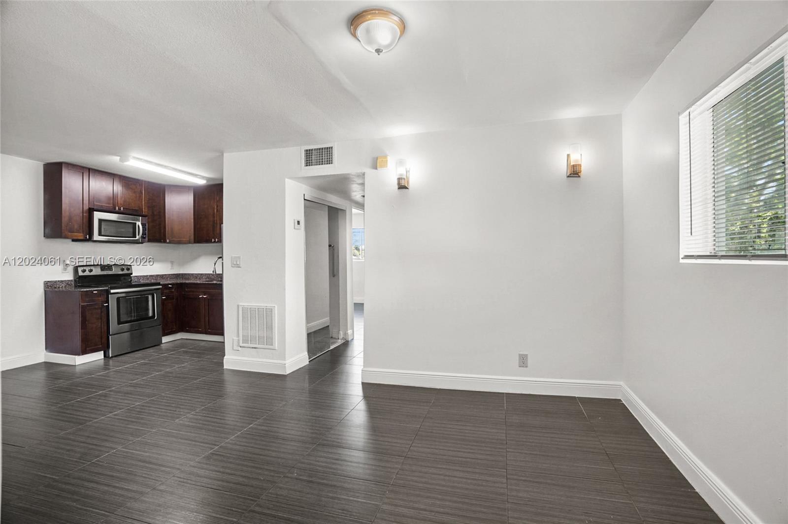 37 Sw 14th St – photo 2
