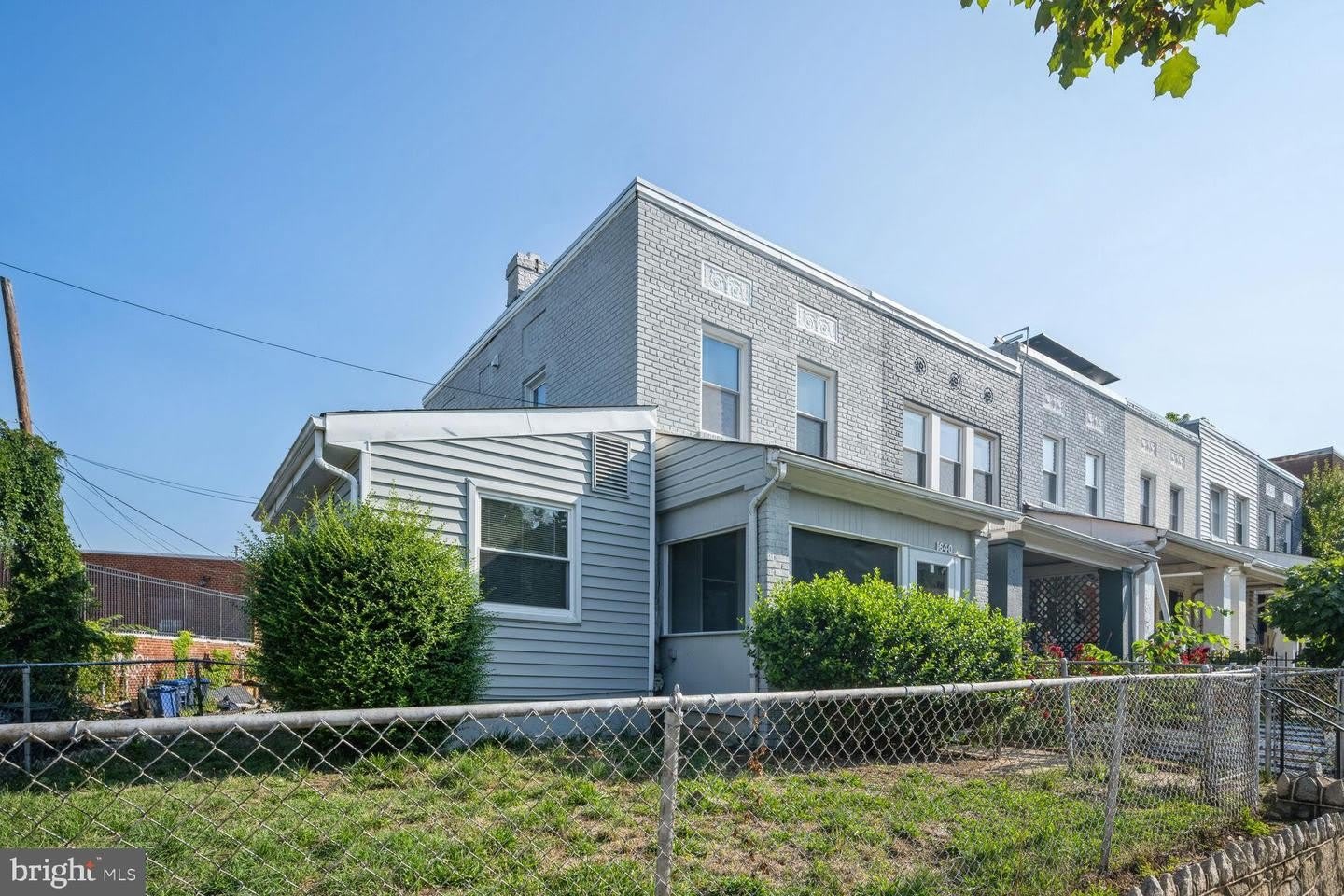 1640 L ST NE – photo 2
