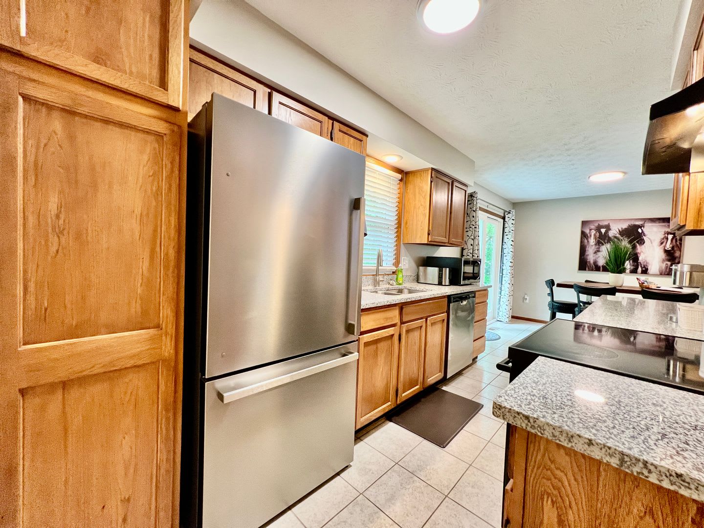 3 bedroom attached home in Bethany – photo 5