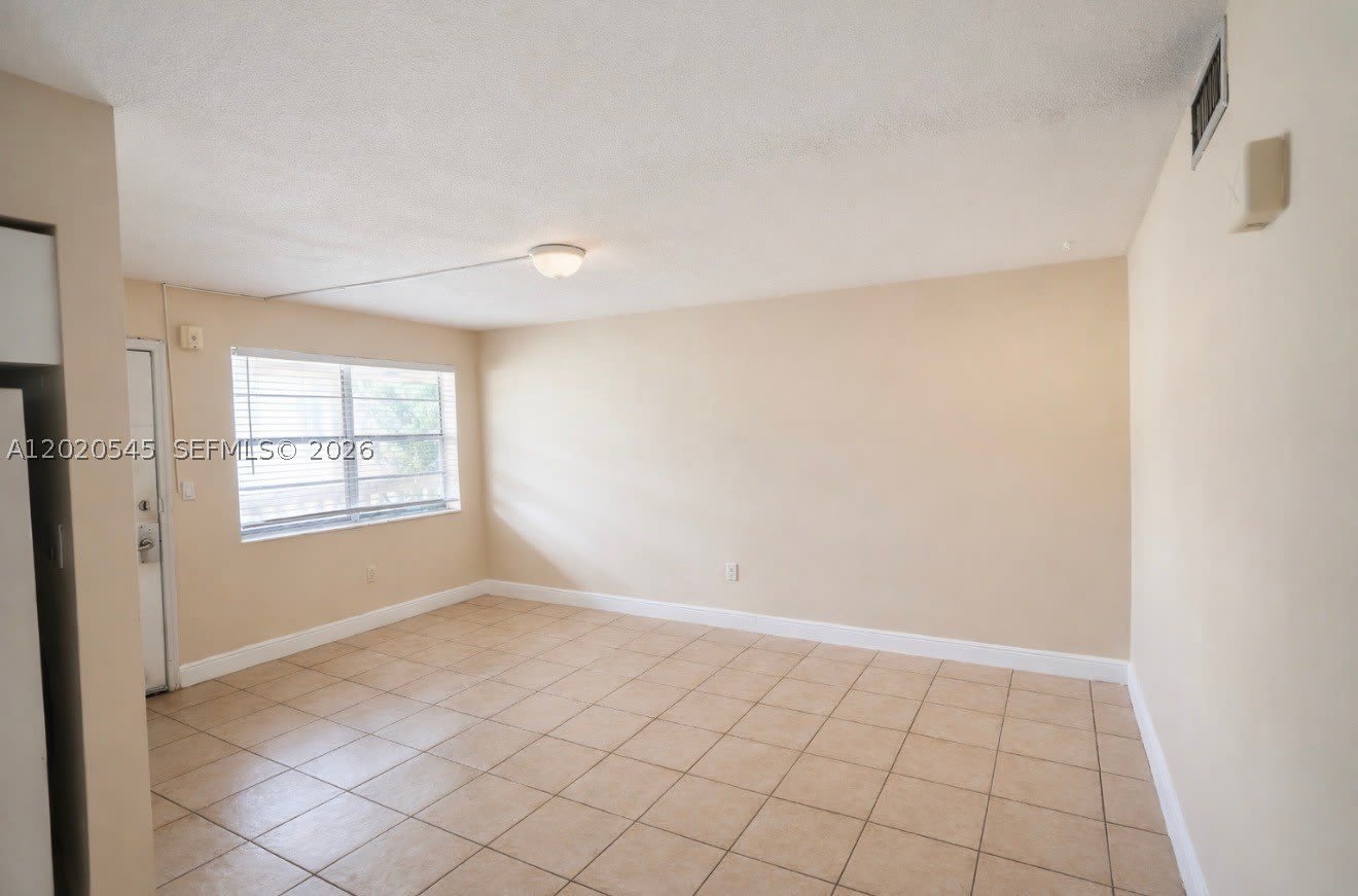 12275 NE 19th Ave – photo 4