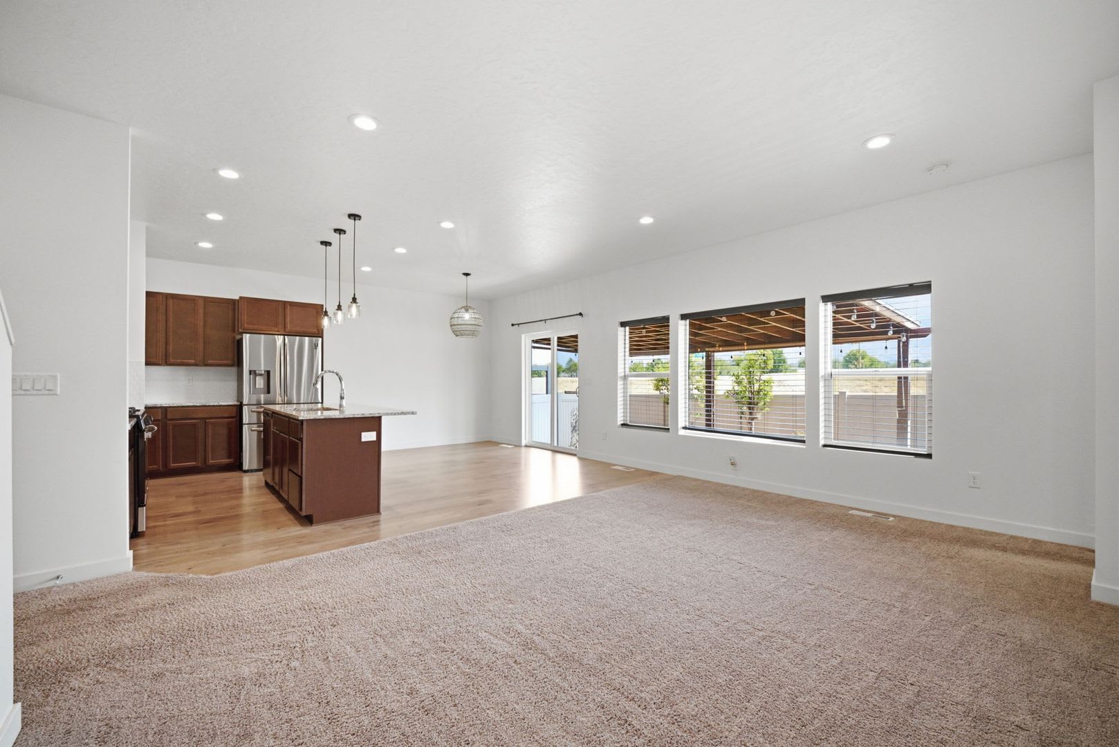 Modern 2022 Kaysville Rambler with 3 Bedrooms – photo 2