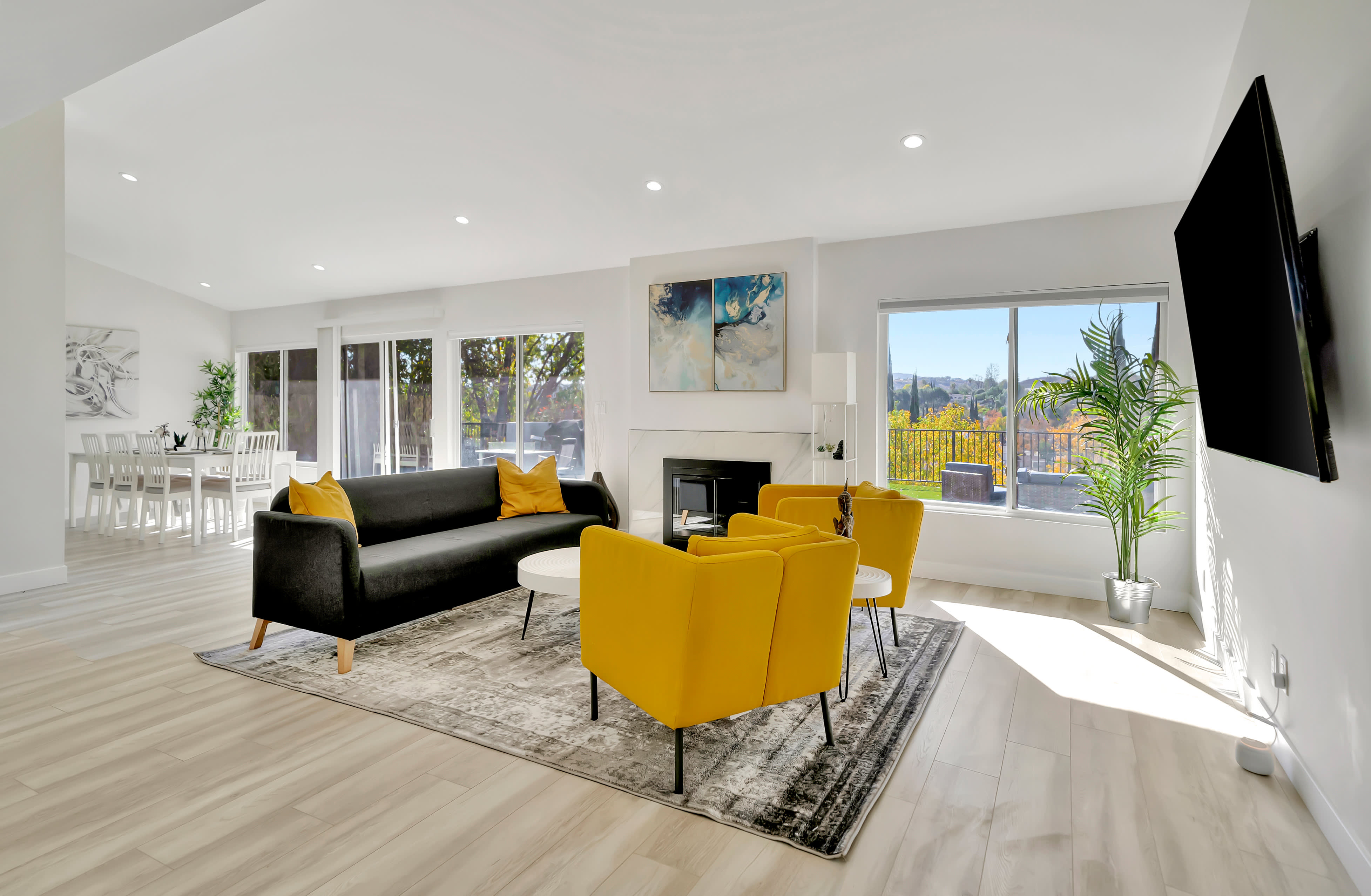 5557 Ostin Ave – photo 2