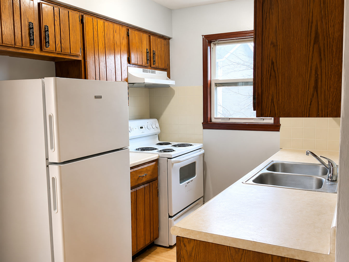 352 South 6Th Street – photo 1