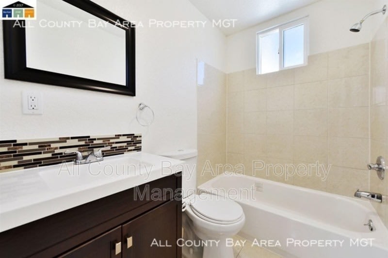 2462 Taylor Ave – photo 5