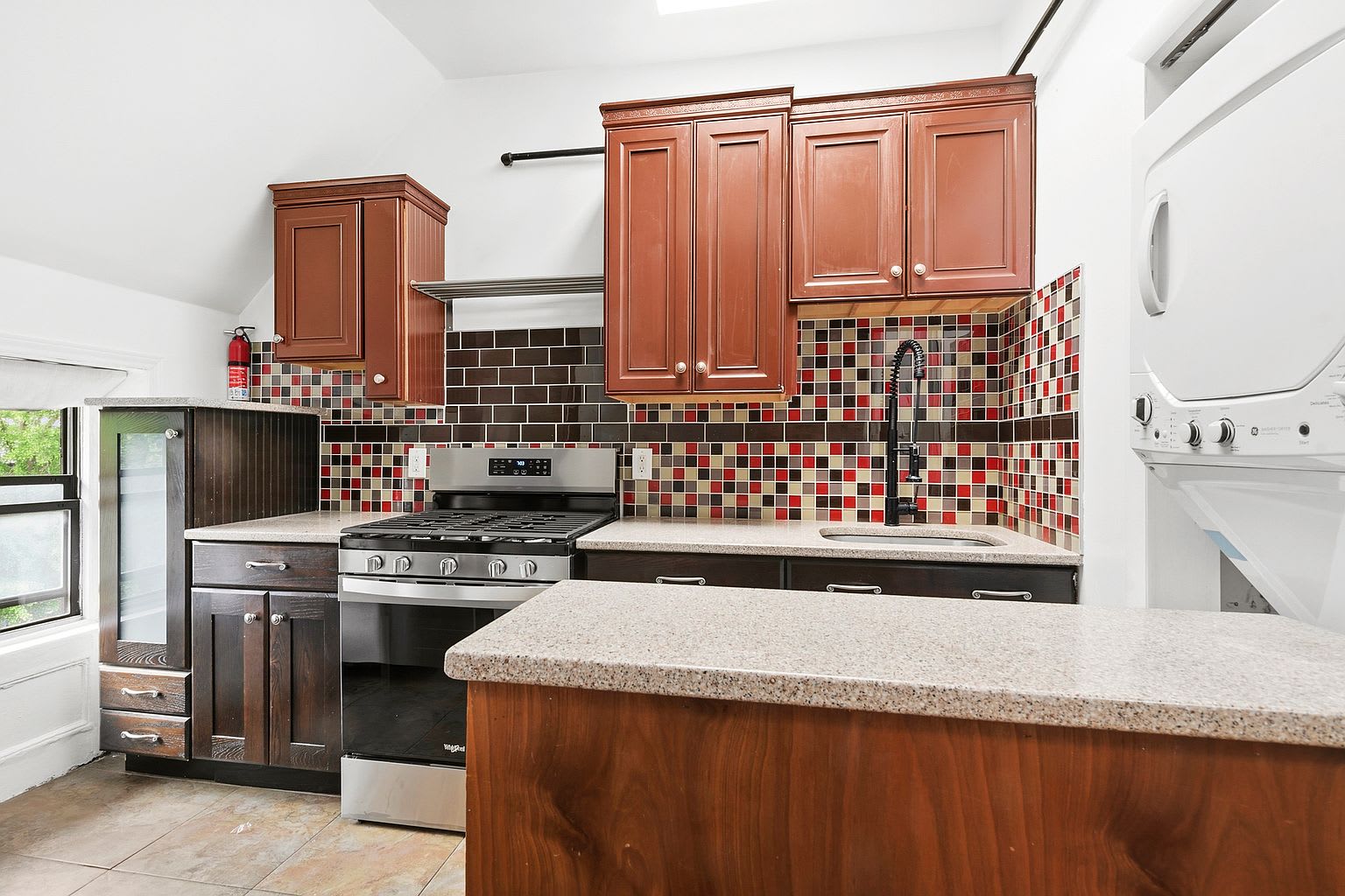 1297 Bergen St Apt 4 – photo 2