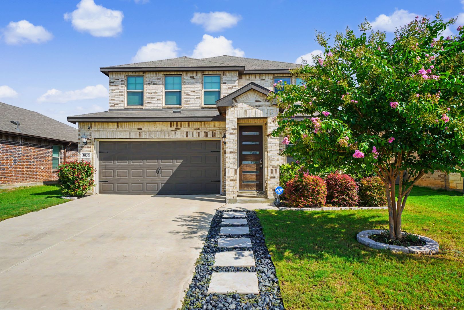 Spacious 5-Bedroom Home in Schertz – photo 1