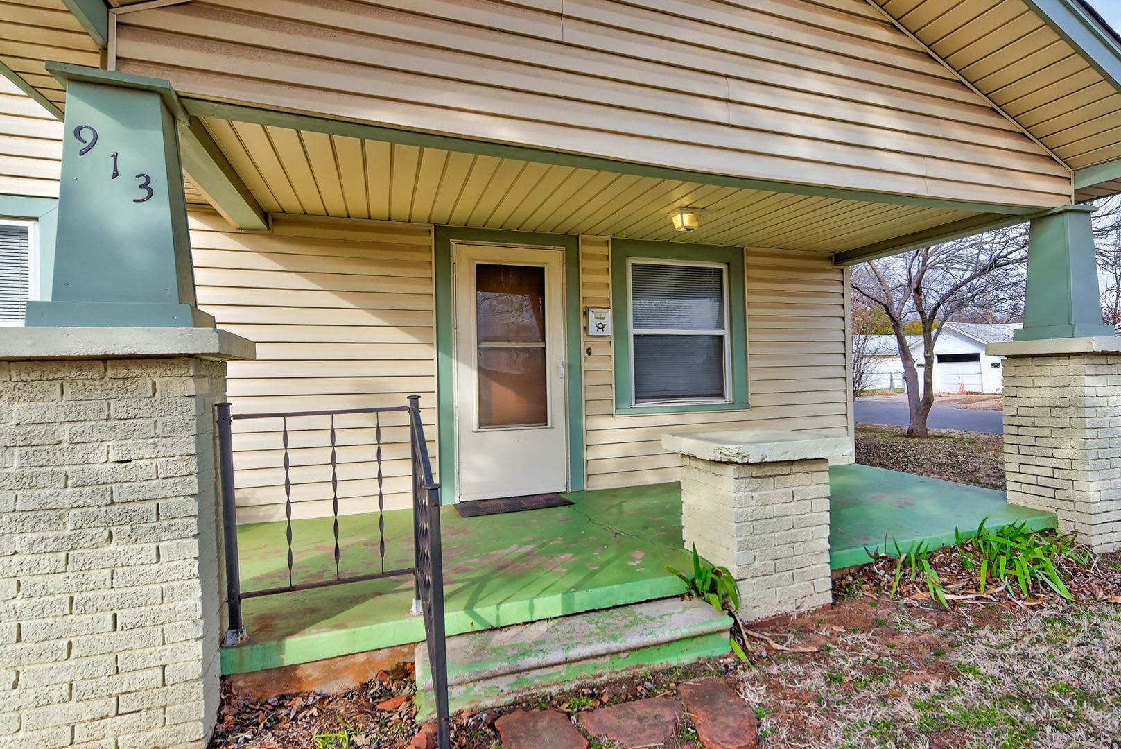 Charming Gem On Historic Boulevard – photo 2
