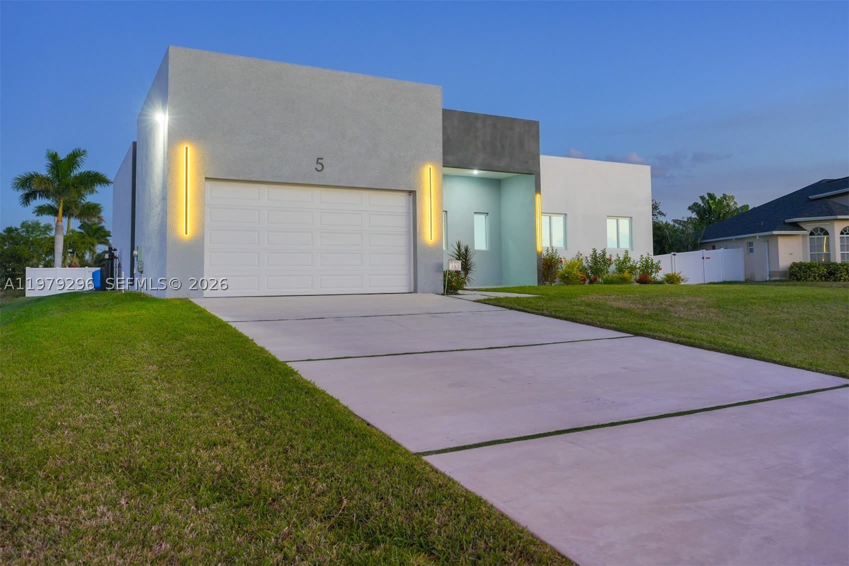 5 SW 26th Place – photo 3