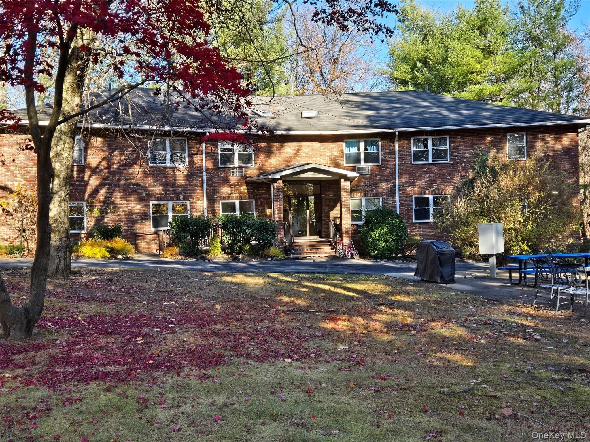 119 W Crooked Hill Road – photo 1