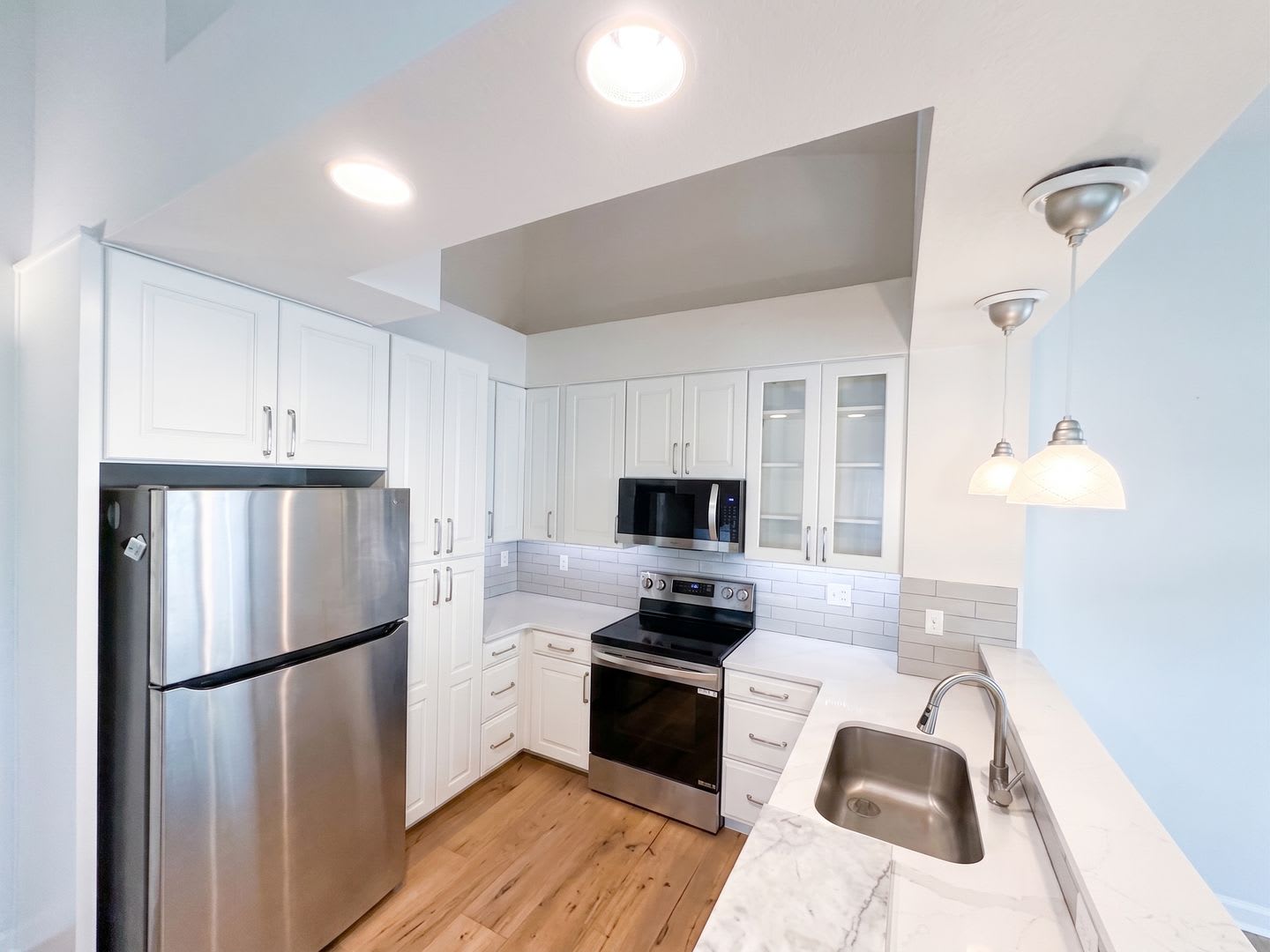 Beautiful 3 Bed Indian Peaks Townhome With Finished Basement 2 Car Garage – photo 1