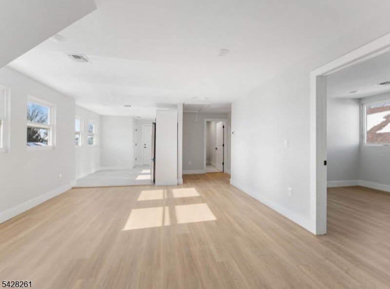 977 Sanford Ave – photo 5