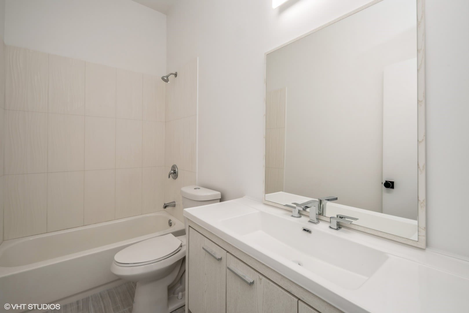 639 W 18th Street – photo 2