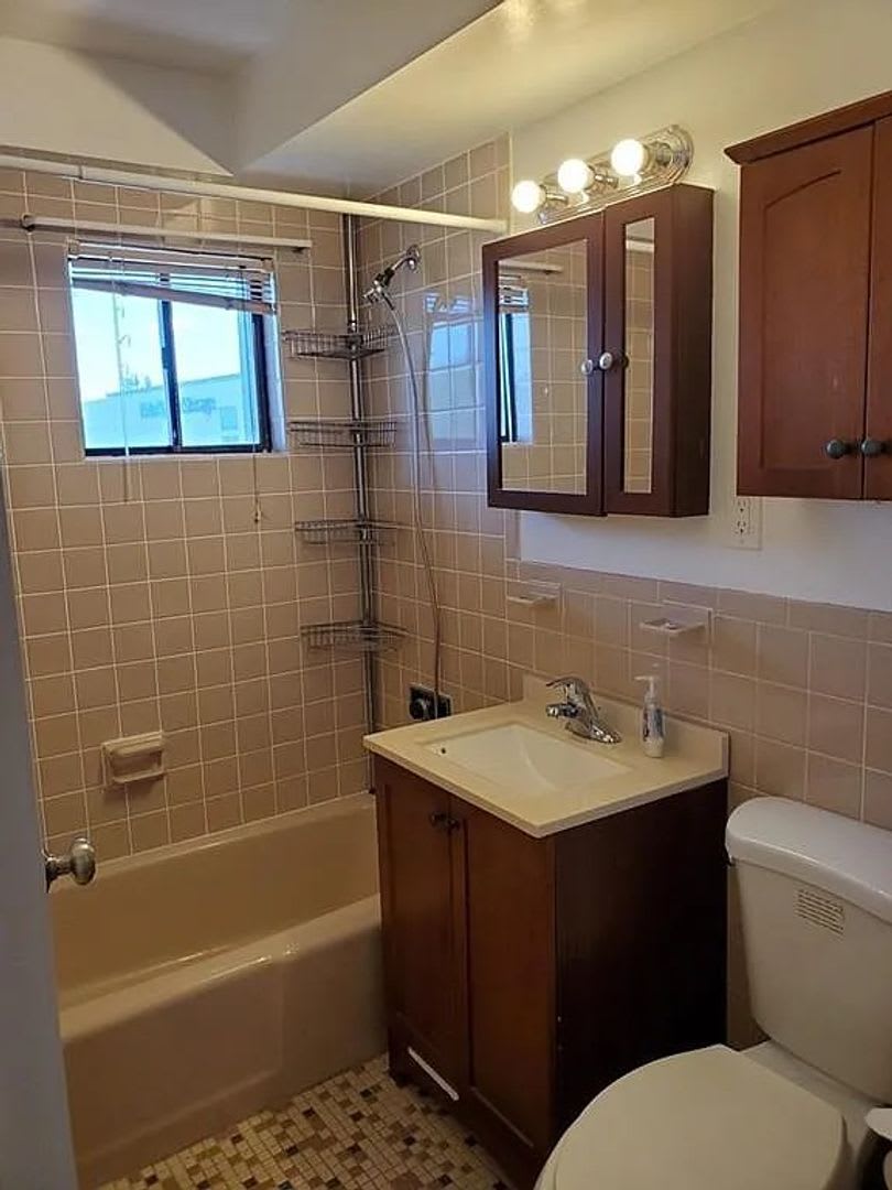 Welcome To 585 Revere Beach Parkway Unit 311 A Well Maintained 2 Bedroom 2 Bathroom Condominium Conveniently Located Near Beachmont T Station And Revere Beach – photo 3