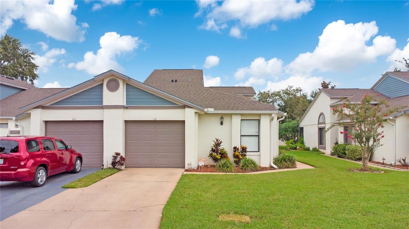 112 LAKEPOINTE Circle – photo 1