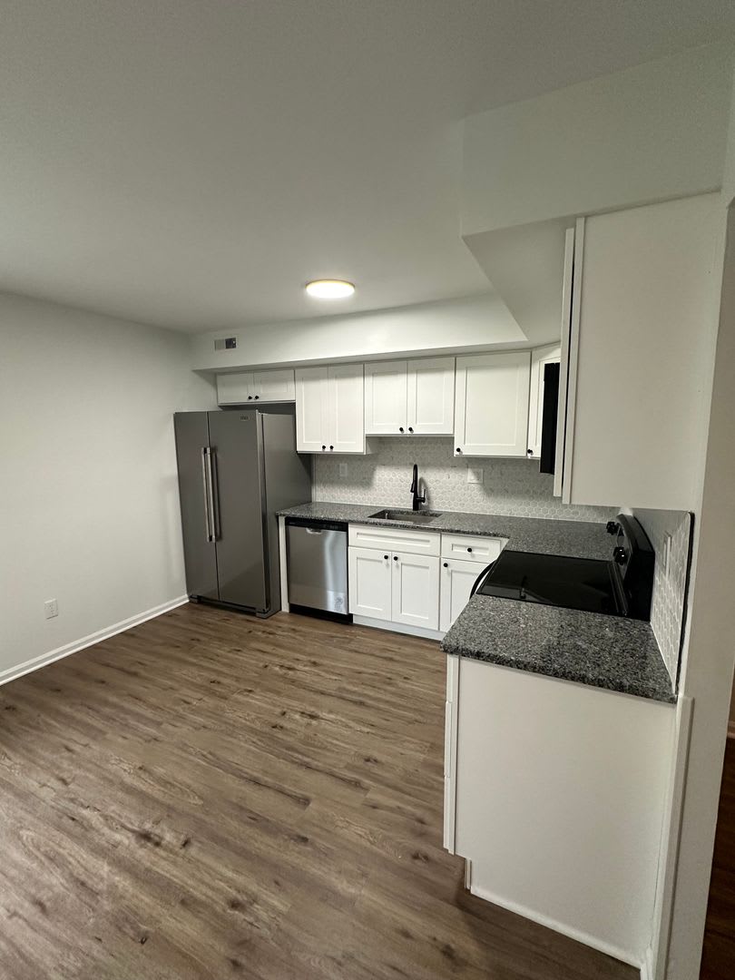 Village Shires Townhome completely Renovated 3 Beds 1.5 Bath Available 9/1 – photo 5