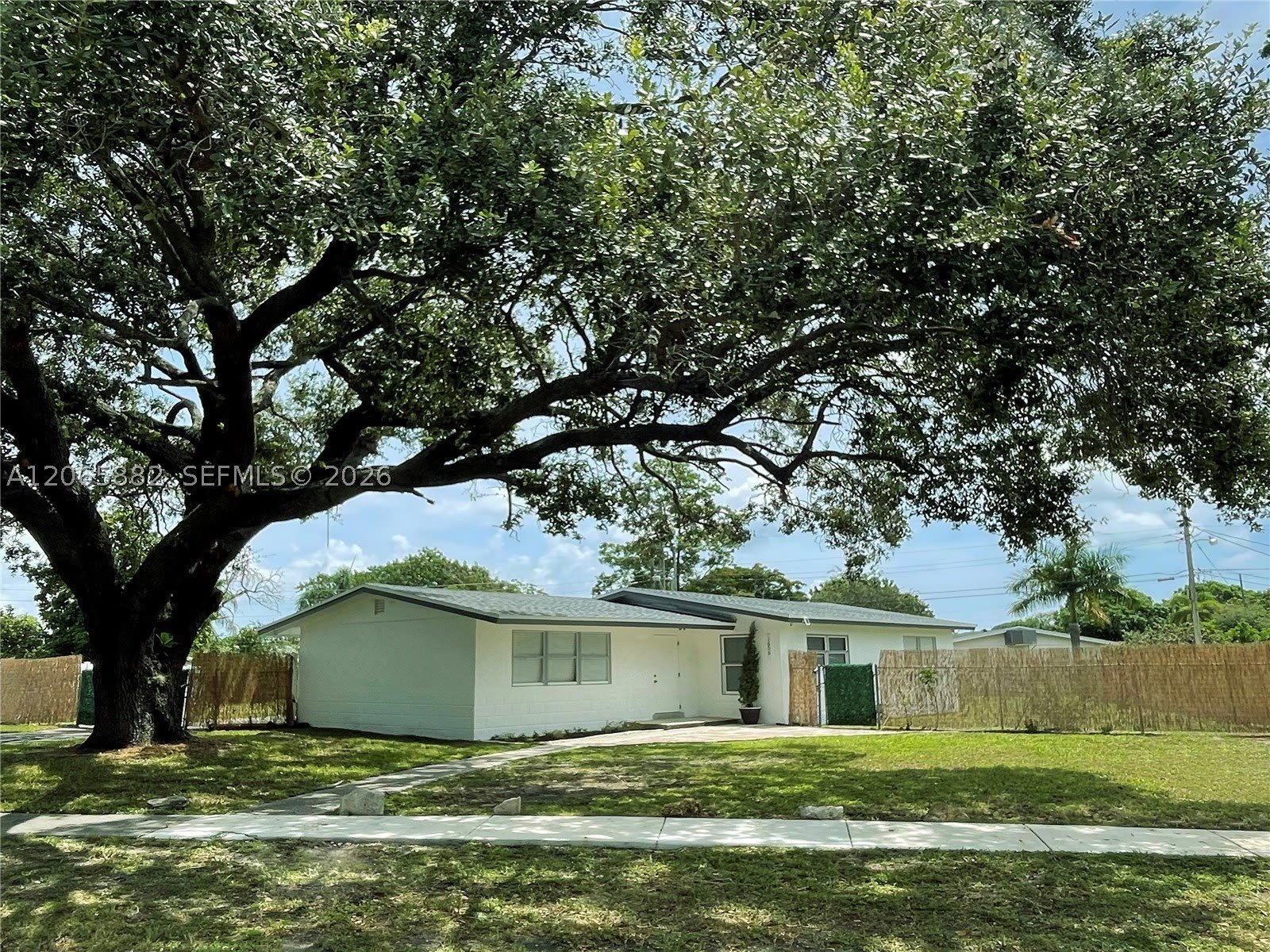 1606 Nw 12Th Ave – photo 4
