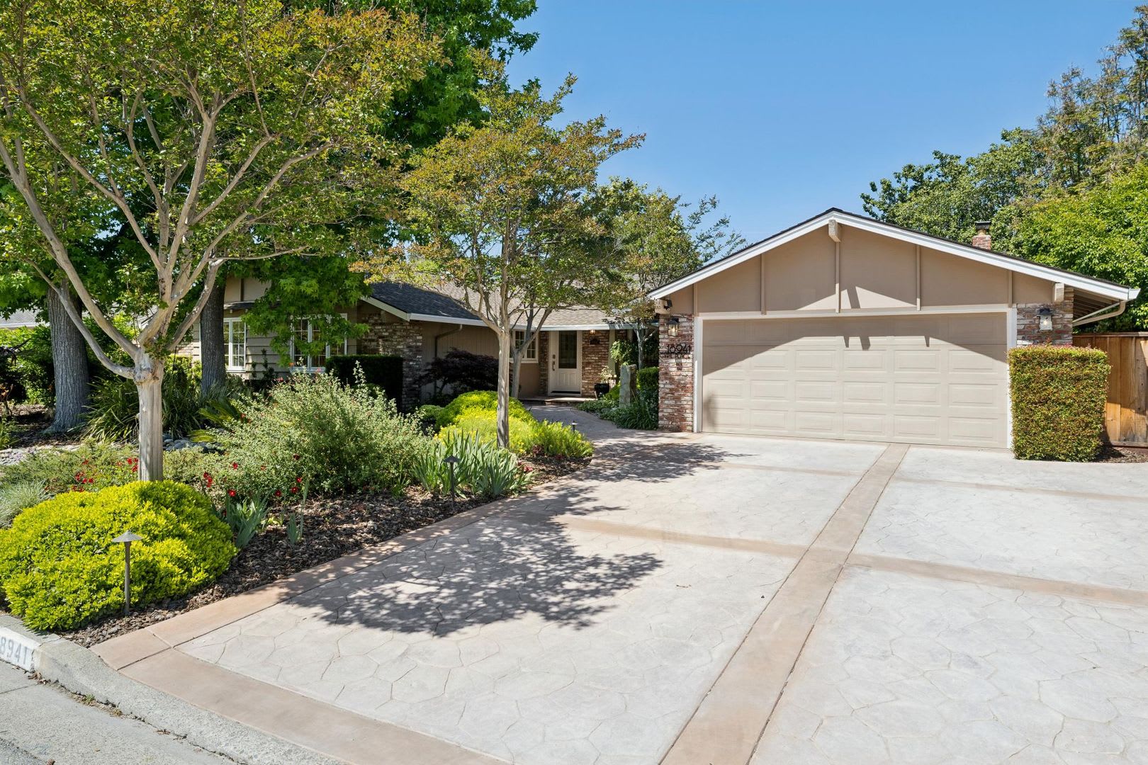 Updated 5BD Saratoga Home – photo 2