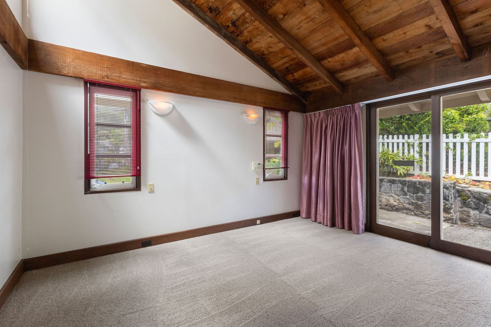 Charming Home in Manoa – Spacious & Peaceful Living – photo 4