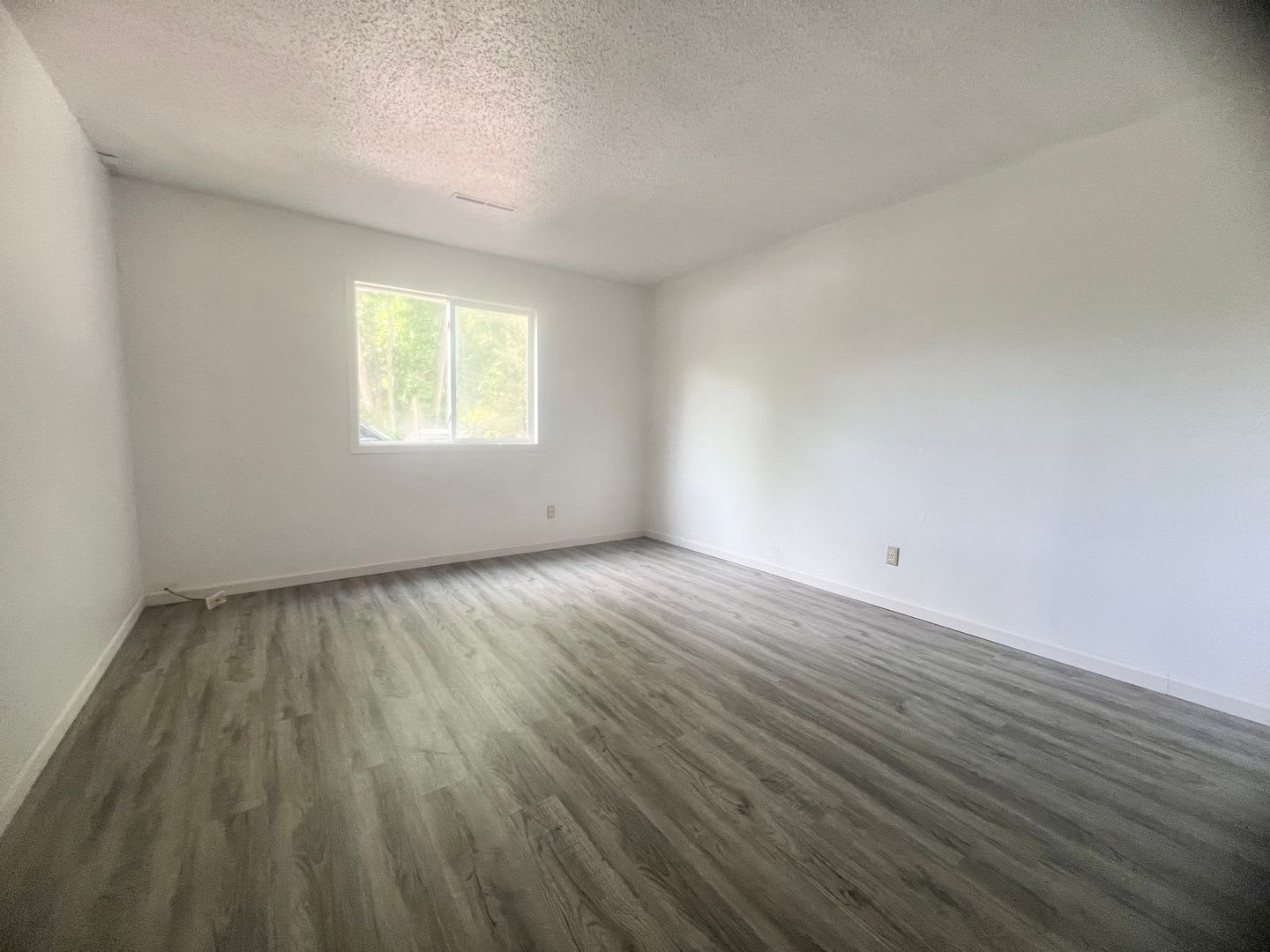 ET2134 E Locust St – photo 5
