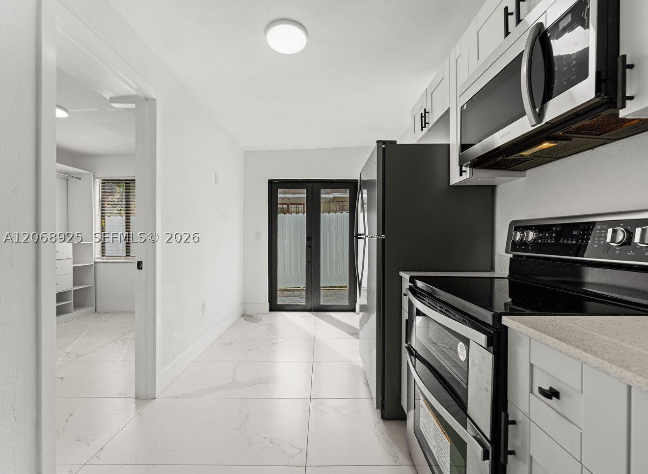 921 NW 22nd Ct – photo 3