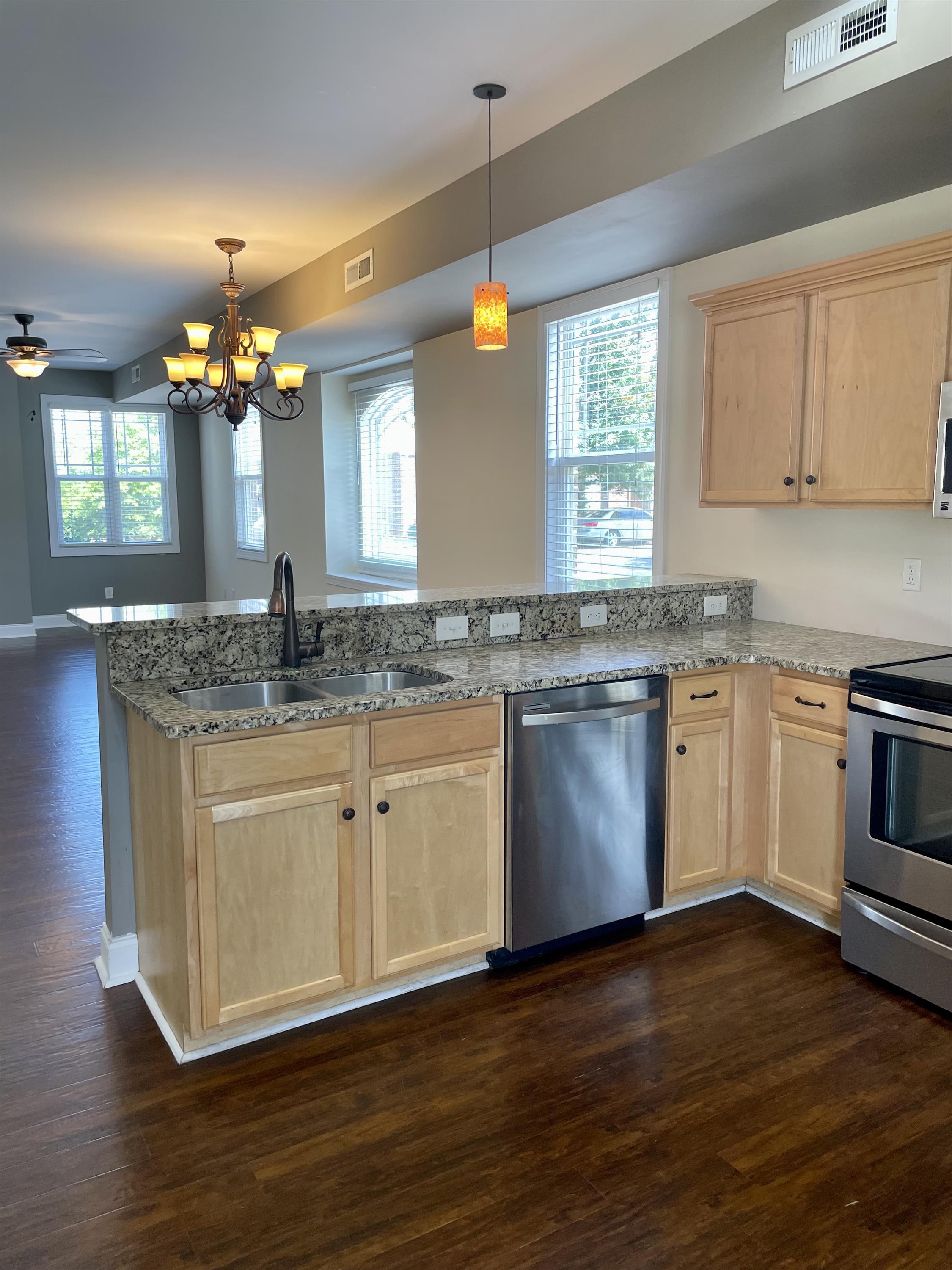 116 Capital St. – photo 5