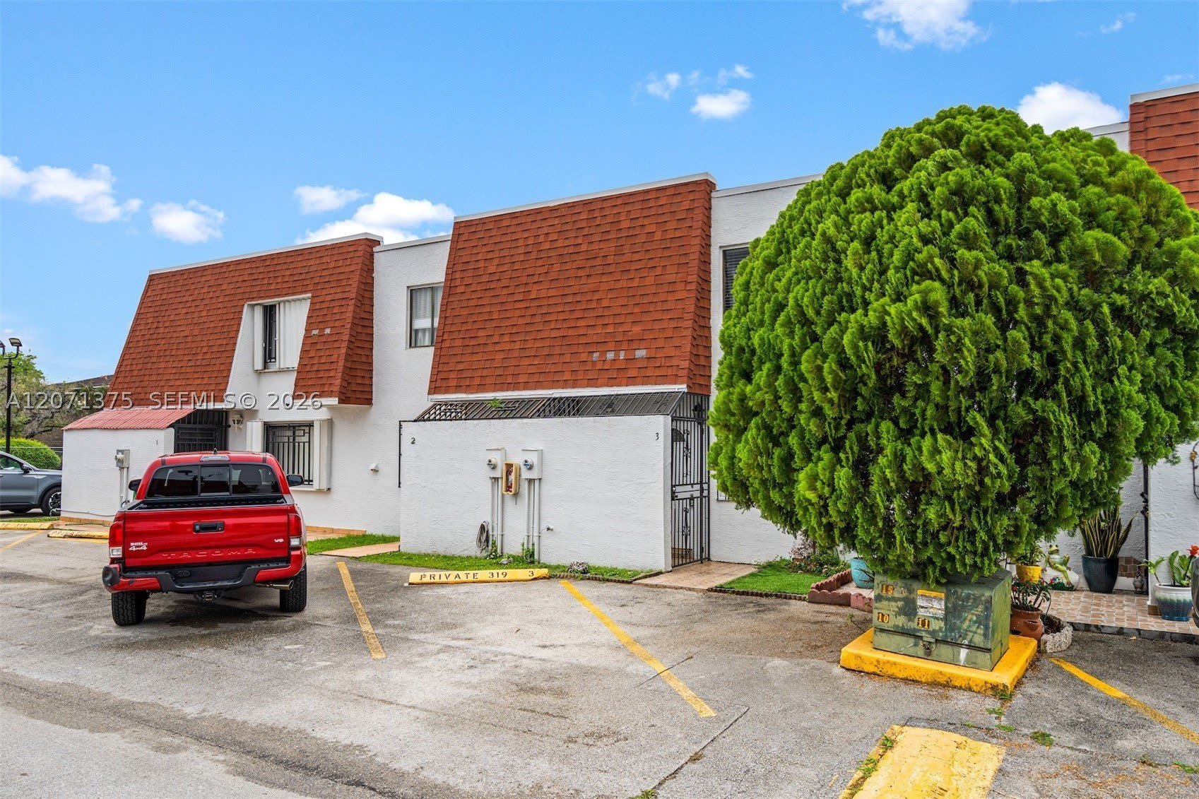 319 NW 109th Ave – photo 2