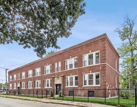 6601 South Green Street – photo 1