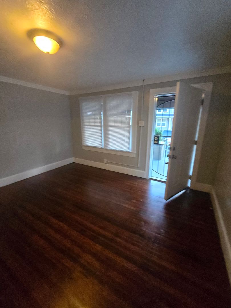 Spacious 2-Bedroom Home Near Sherman Drive & Downtown Indianapolis – photo 3