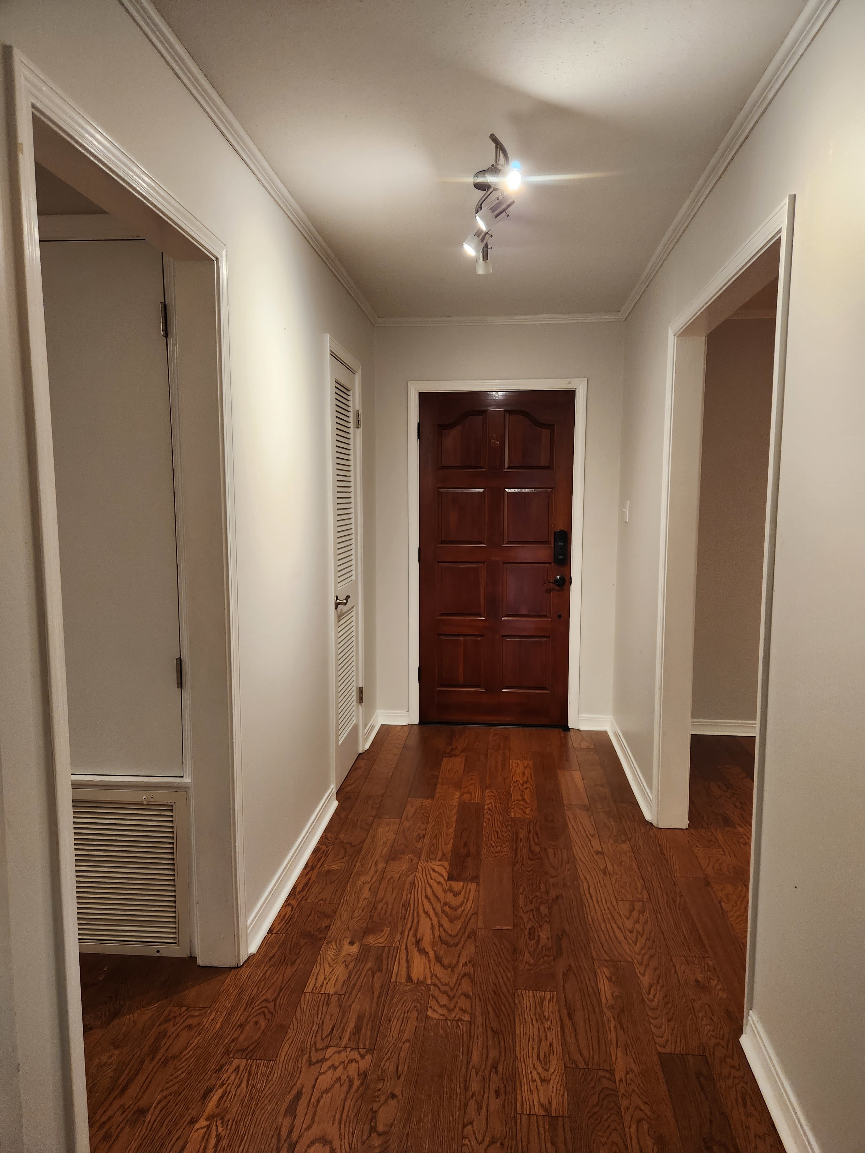2008 Surrey Lane – photo 3