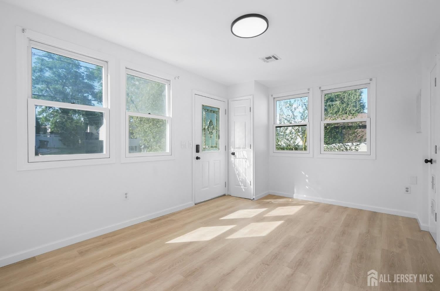 250 Brookside Avenue – photo 5